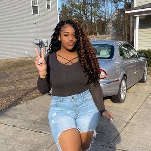 Meet your Posher, Demetria